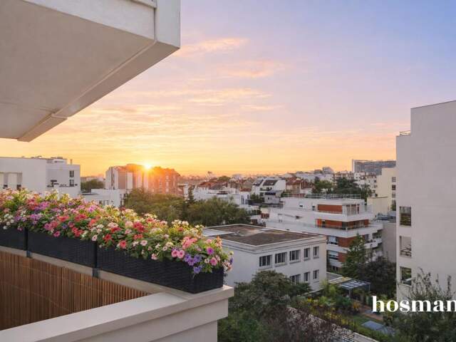 Appartement 4 pièces 89m² traversant - Avenue Marceau, Courbevoie - 5ème étage avec balcon — photo du bien