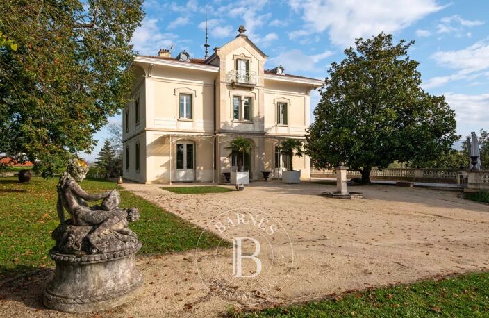 Dommartin - Propriété d'exception  de 1870  - Dépendances - Parc de  6 416 m²  - Piscine — photo 2