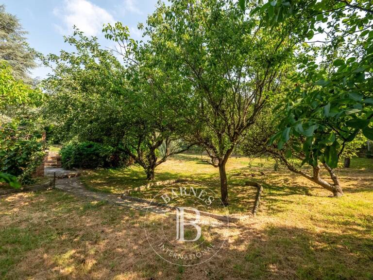 Saint-Cyr-au-Mont-d'Or - Terrain constructible de 1016 m² — photo 1
