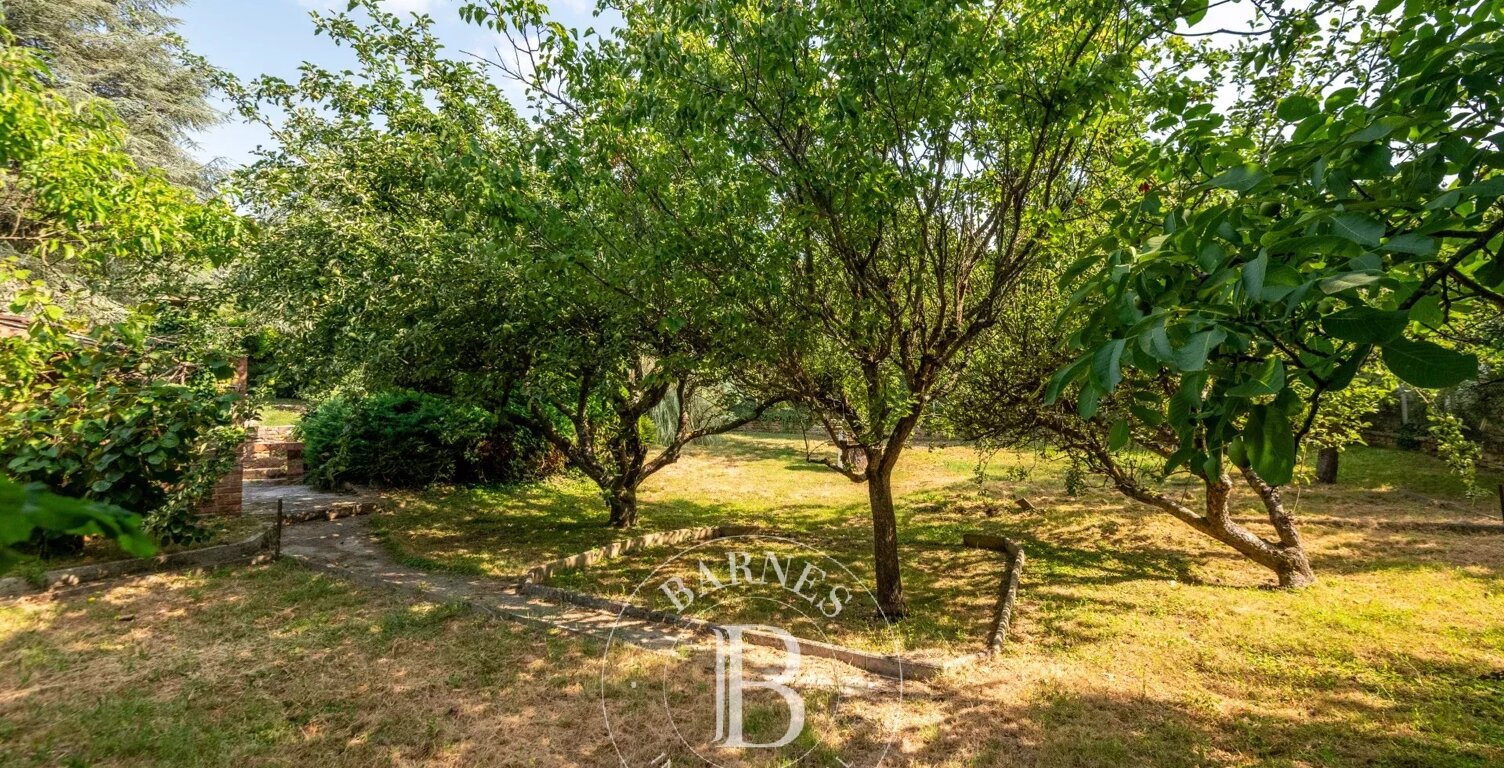 Saint-Cyr-au-Mont-d'Or - Terrain constructible de 1016 m² — photo 1