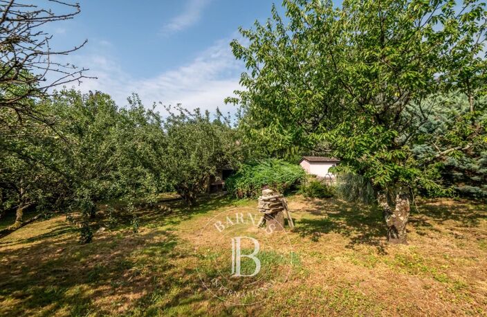Saint-Cyr-au-Mont-d'Or - Terrain constructible de 1016 m² — photo 2