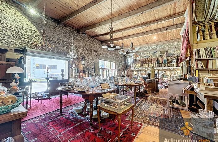 Grange en pierre de 160 m² au sol avec fort potentiel au Bugue — photo 4