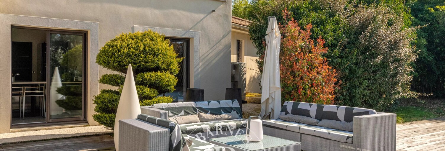 Maison 5 Pièces 230 m² à vendre à Dommartin (69380)