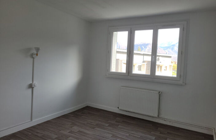 FAVERGES. APPARTEMENT 4PIECES AVEC CAVE — photo 3