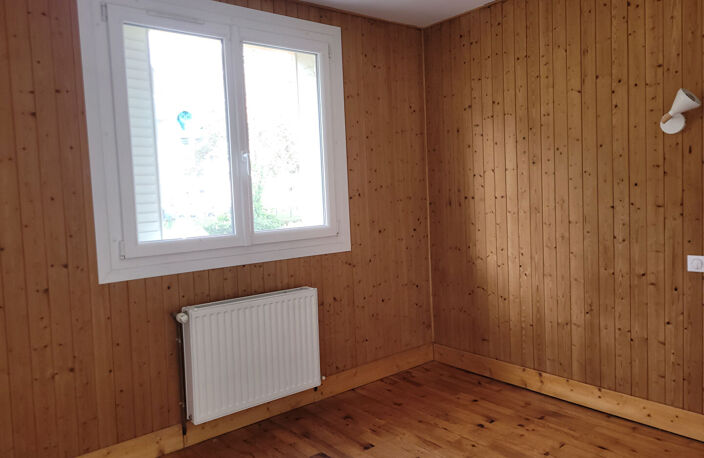 FAVERGES. APPARTEMENT 4PIECES AVEC CAVE — photo 4