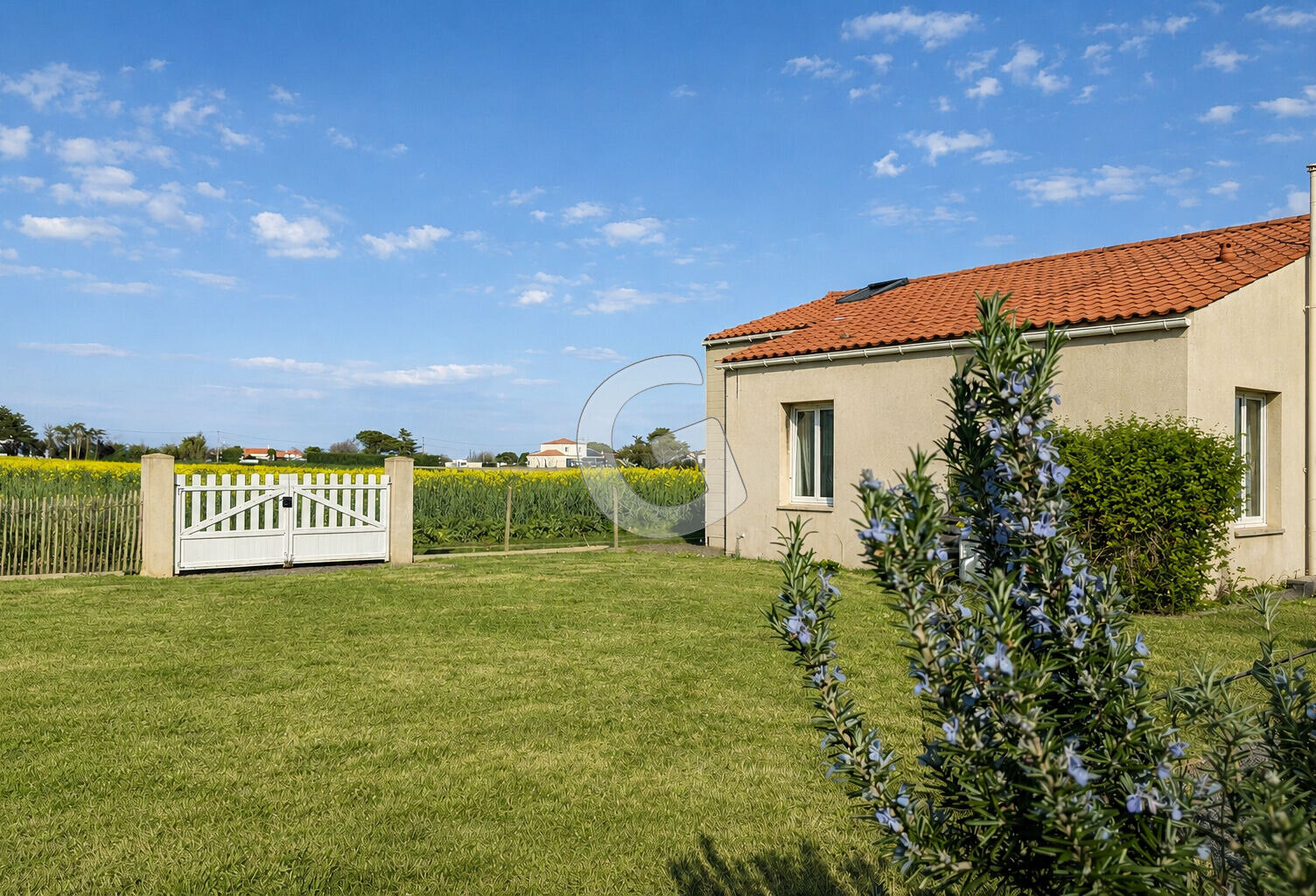 MAISON 3 PIECES - 81.22 m2 - A VENDRE - ANGLES — photo 1