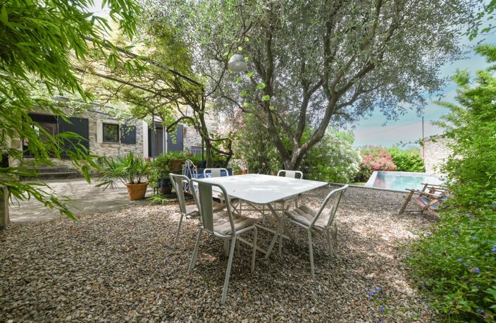 Maison de village en pierre avec jardin et piscine — photo 3
