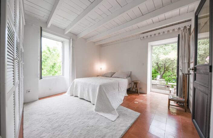 Maison de village en pierre avec jardin et piscine — photo 4