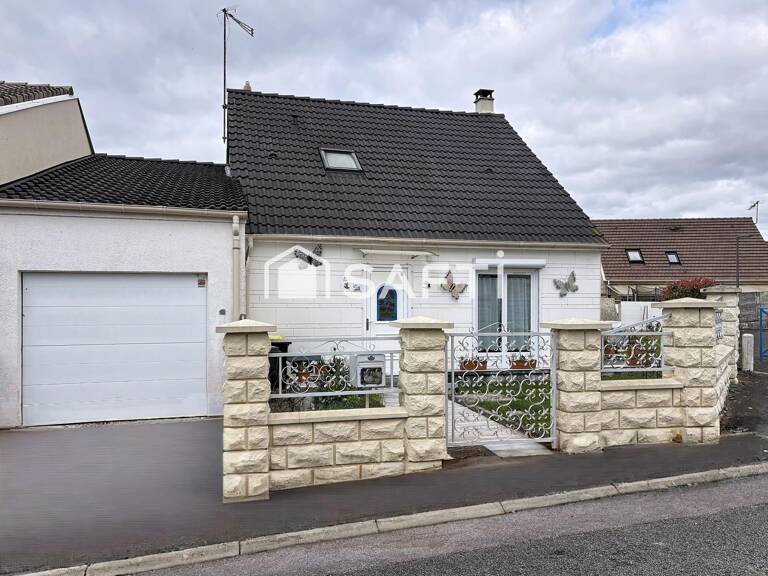 Maison familiale avec jardin, garage et sous-sol — photo 1