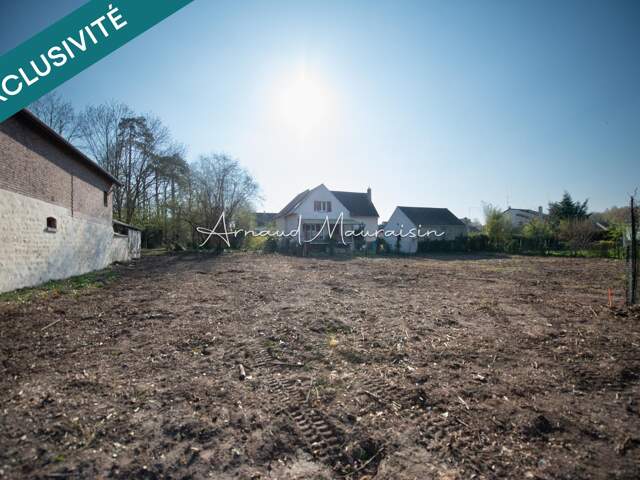 Terrain constructible grande façade en impasse — photo du bien