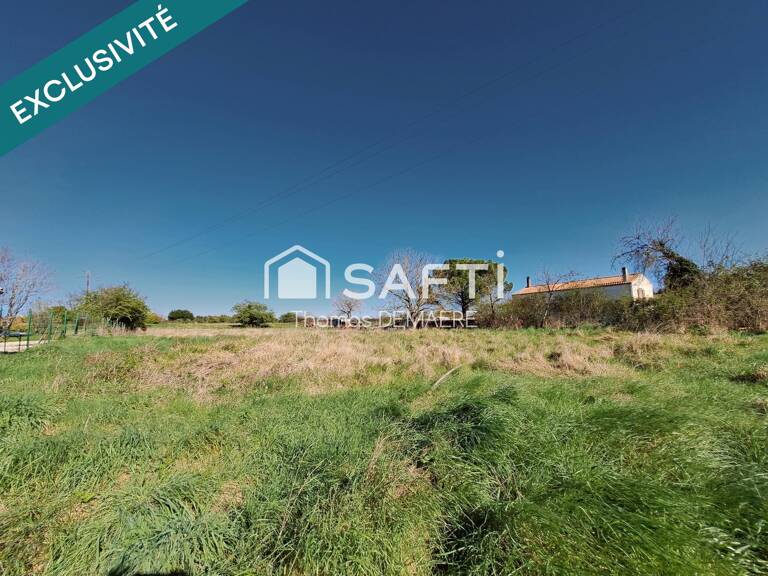 Joli terrain constructible 2397 m² entre Jonzac et Montendre — photo 1