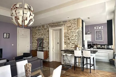 Appartement 3 pièces 1330 €