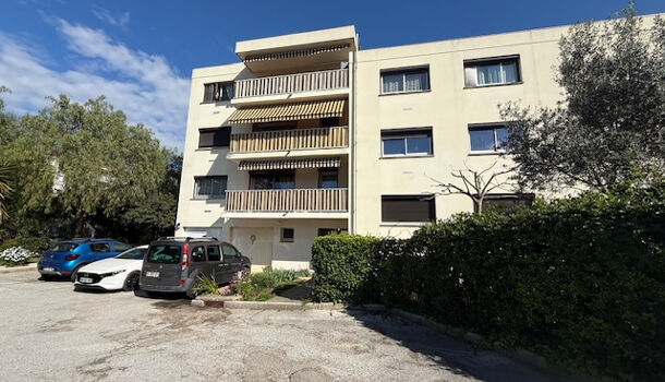 Parking  à louer Hyères 83400