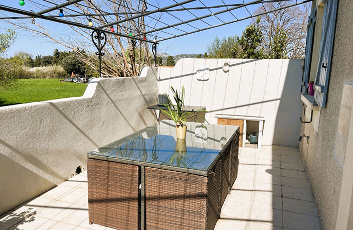 Maison Eyguieres 4 pièce(s) 150 m2 — photo 2
