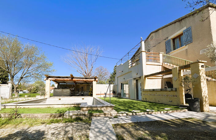 Maison Eyguieres 4 pièce(s) 150 m2 — photo 3
