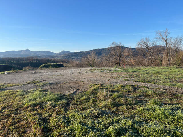 Terrain plat viabilisé 586 m² — photo du bien