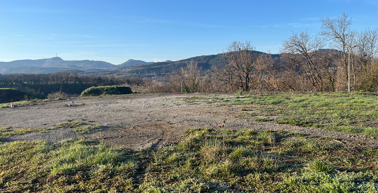 Terrain plat viabilisé 586 m² — photo 1