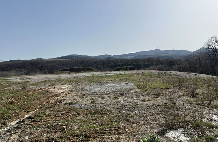 Terrain plat viabilisé 586 m² — photo 5
