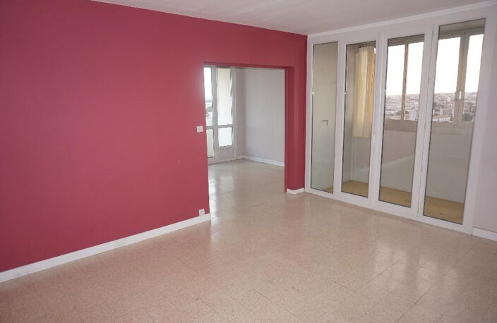 Est de  Nîmes dans copropriété sécurisée P3/P4 en très bon é — photo 2