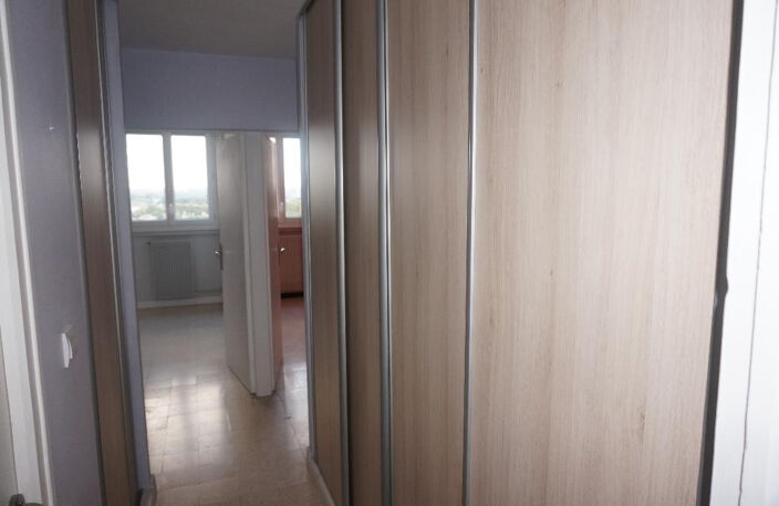 Est de  Nîmes dans copropriété sécurisée P3/P4 en très bon é — photo 5