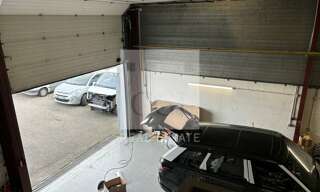 Commerce  380 m² à louer à Chassieu (69680)