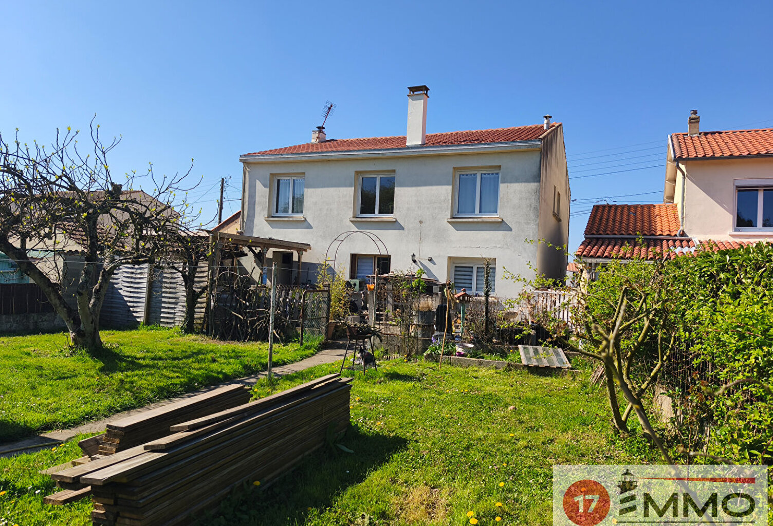 Maison familiale avec garage, jardin et dépendance -  Rochefort — photo 1