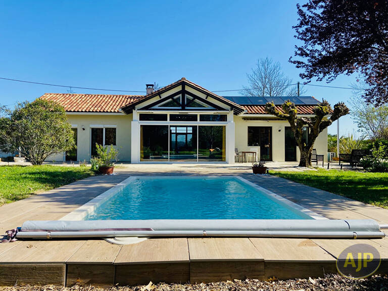 Maison d'architecte T4 sur 2700m2 de terrain ! — photo 1