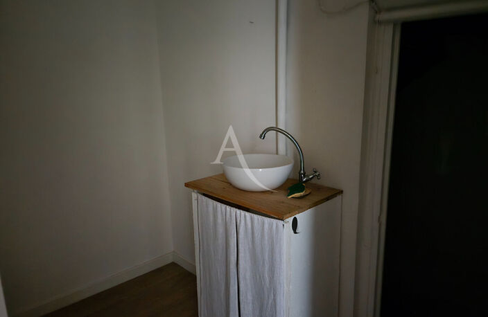 Local professionnel — photo 3