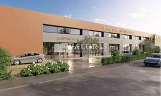 Commerce  1049 m² à louer à Roquevaire (13360)