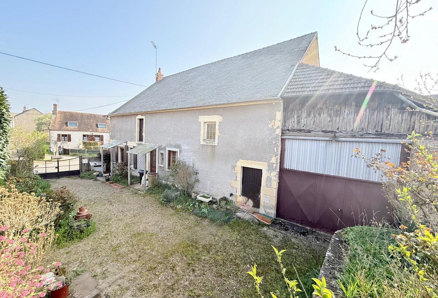 Longère de plain-pied avec grange et dépendances  Saint-Laurent-l'Abbaye — photo 1