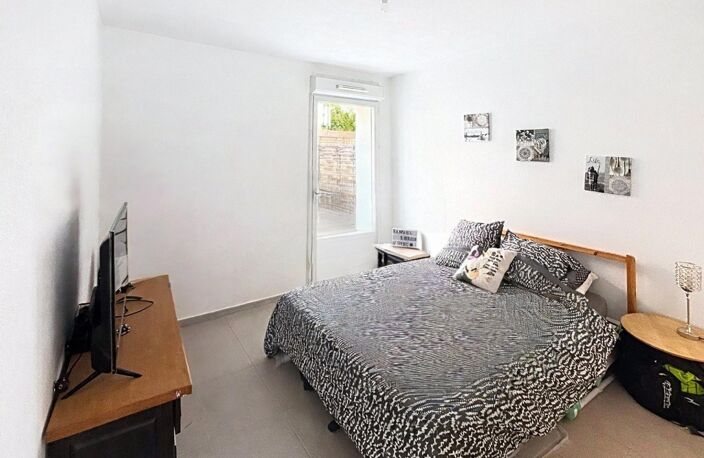 Résidence sécurisée, T3 avec vaste séjour, terrasse de 20 m² et 2 places de parking — photo 2