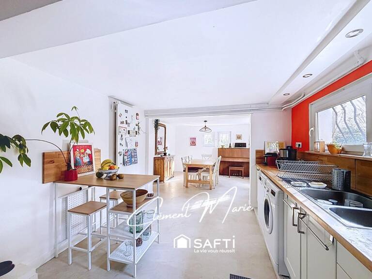 Maison individuelle de 156 m2 avec 5 chambres sur un terrain de 398 m2, garage et dépendance. — photo 1