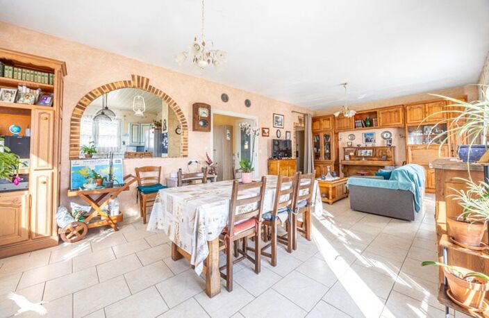 Vente maison 5 pièces 167 m² Surgères (17700) — photo 5