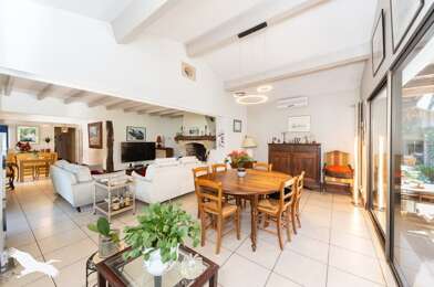 Maison 7 pièces 369600 €
