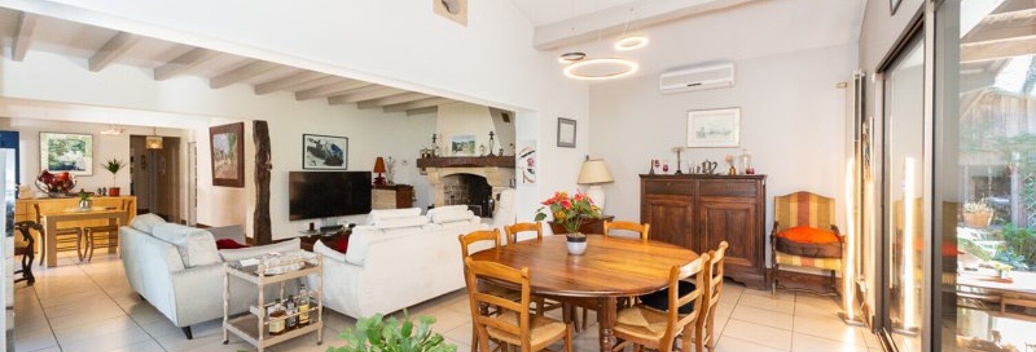 Maison 7 Pièces 208 m² à vendre à Val de Virvée (33240)