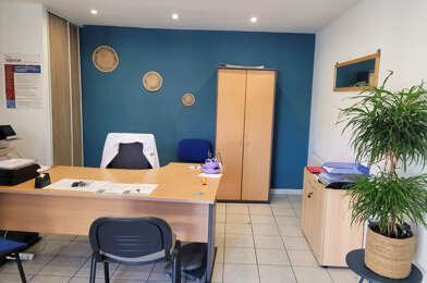 Commerce  128400 €