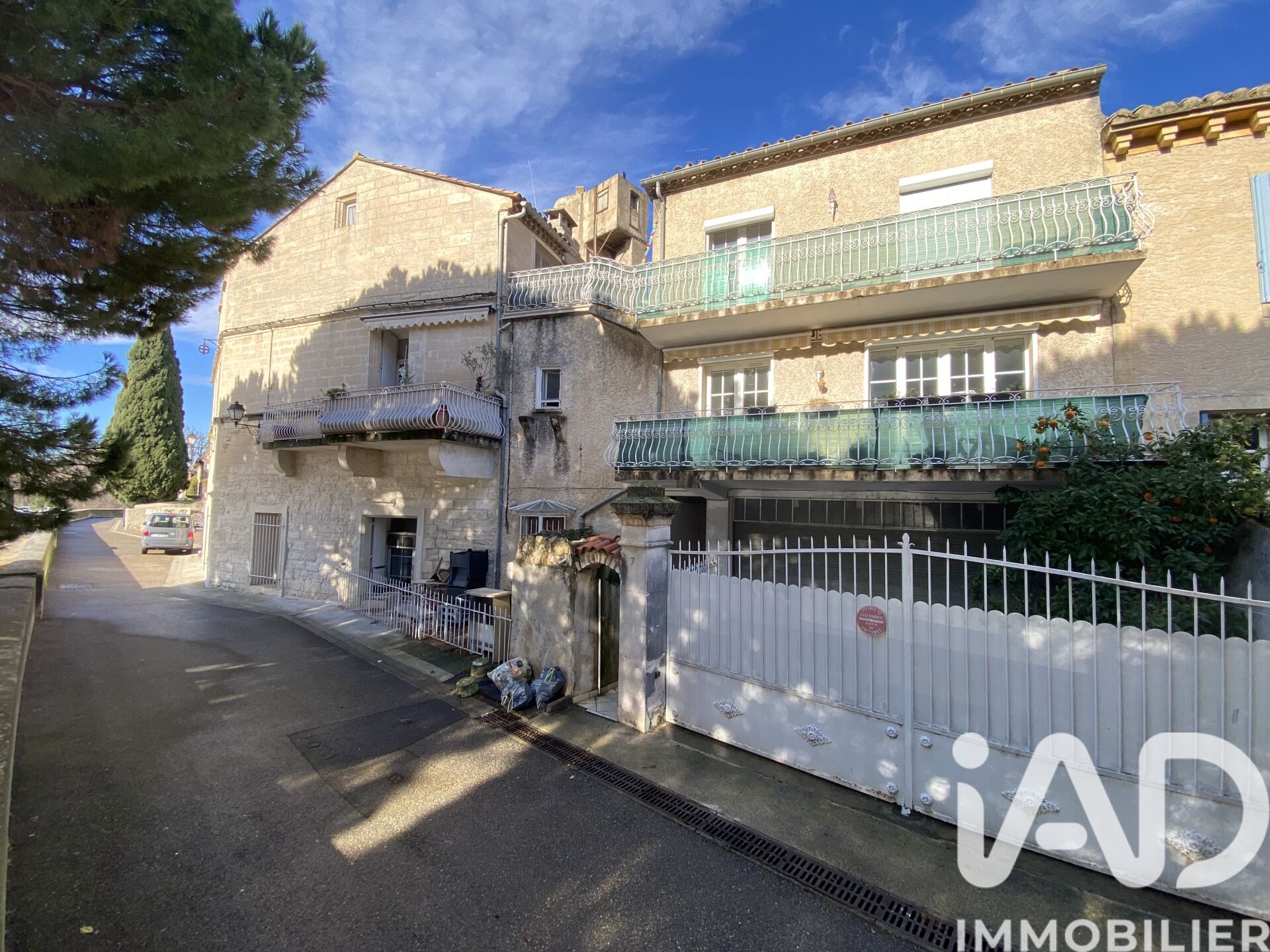 Aramon - 465m² - 1p.