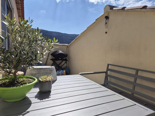 APPARTEMENT TYPE 3 -65 M2 - TERRASSE - 83640 PLAN D'AUPS LA SAINTE BAUME — photo du bien