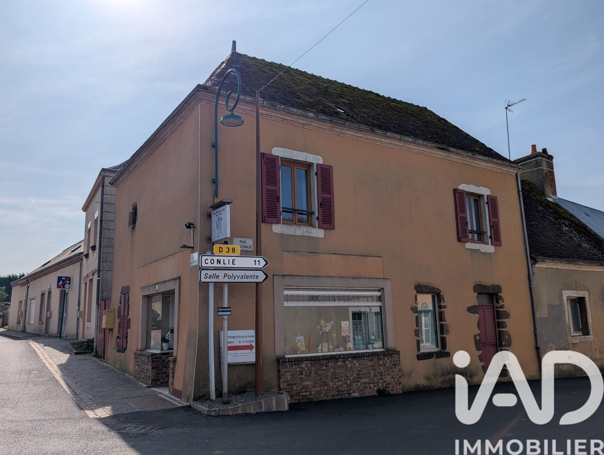 Ste-Sabine-Sur-Longeve - 168m² - 5p. - 2ch.