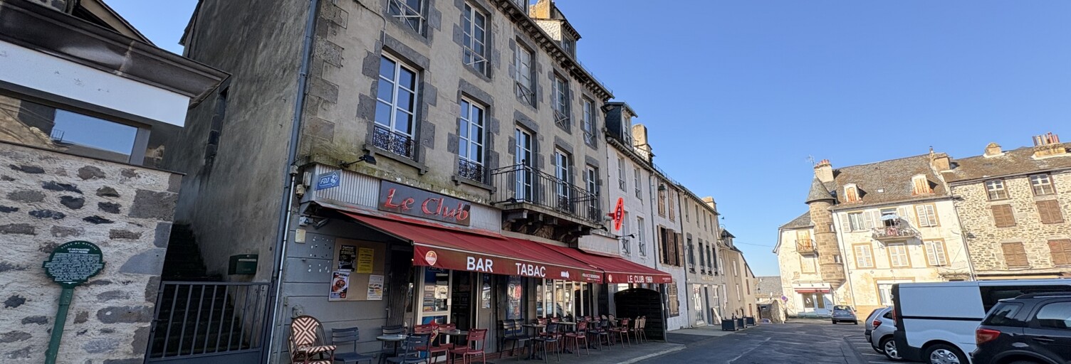 Immeuble  205 m² à vendre à Mauriac (15200)