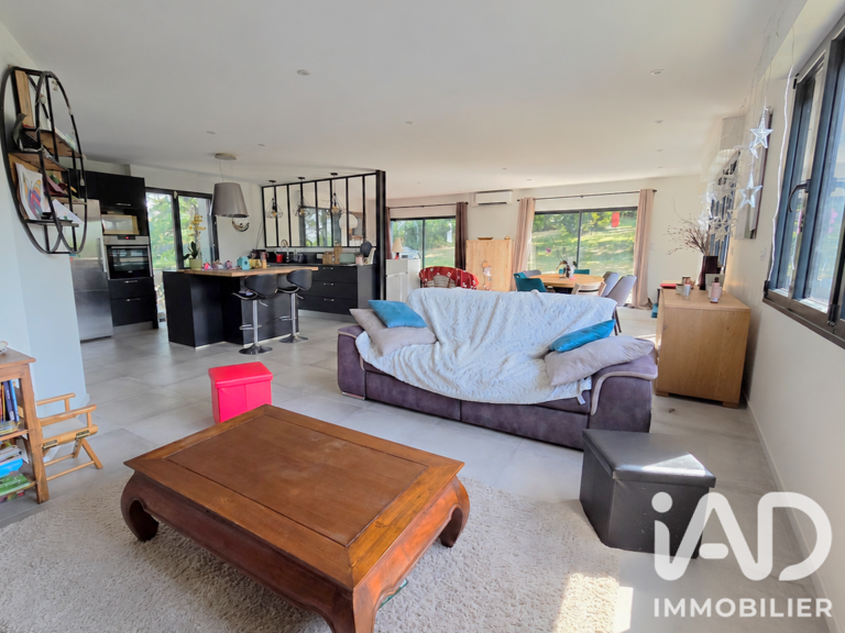 Vente Maison/villa 8 pièces — photo 1