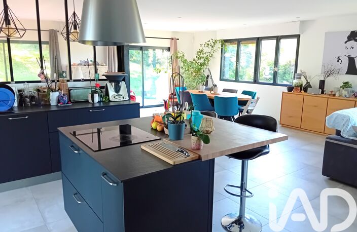 Vente Maison/villa 8 pièces — photo 2