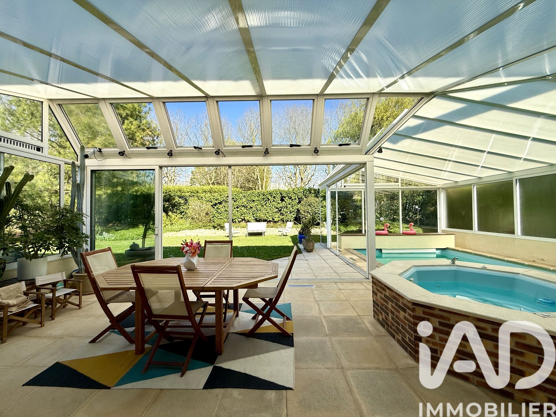 La Queue-en-Brie - 209m² - 8p. - 5ch.