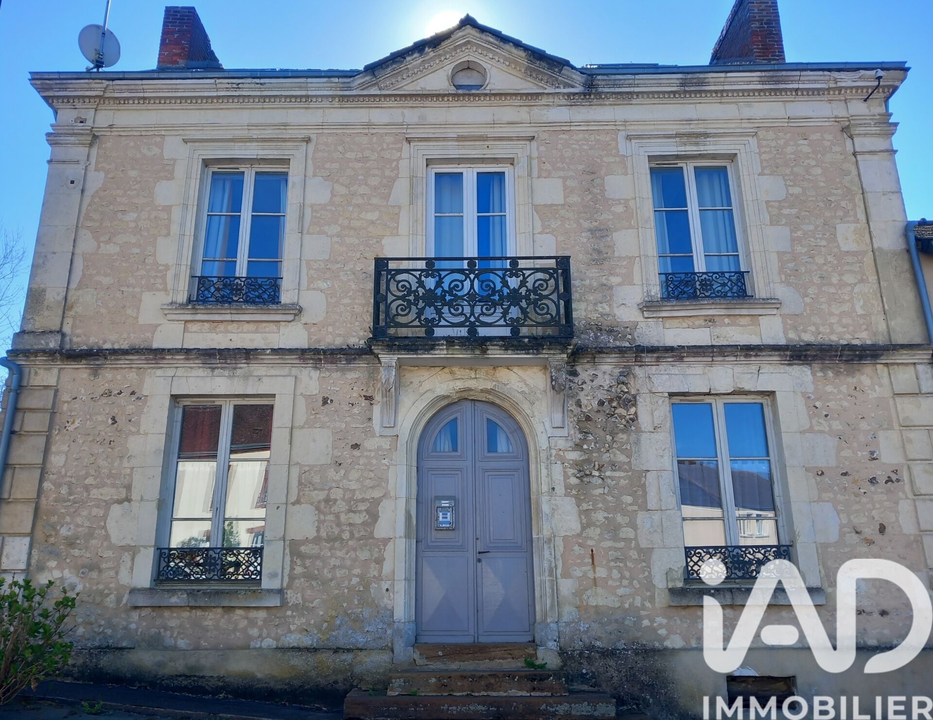 Beaumont-Les-Autels - 143m² - 7p. - 4ch.