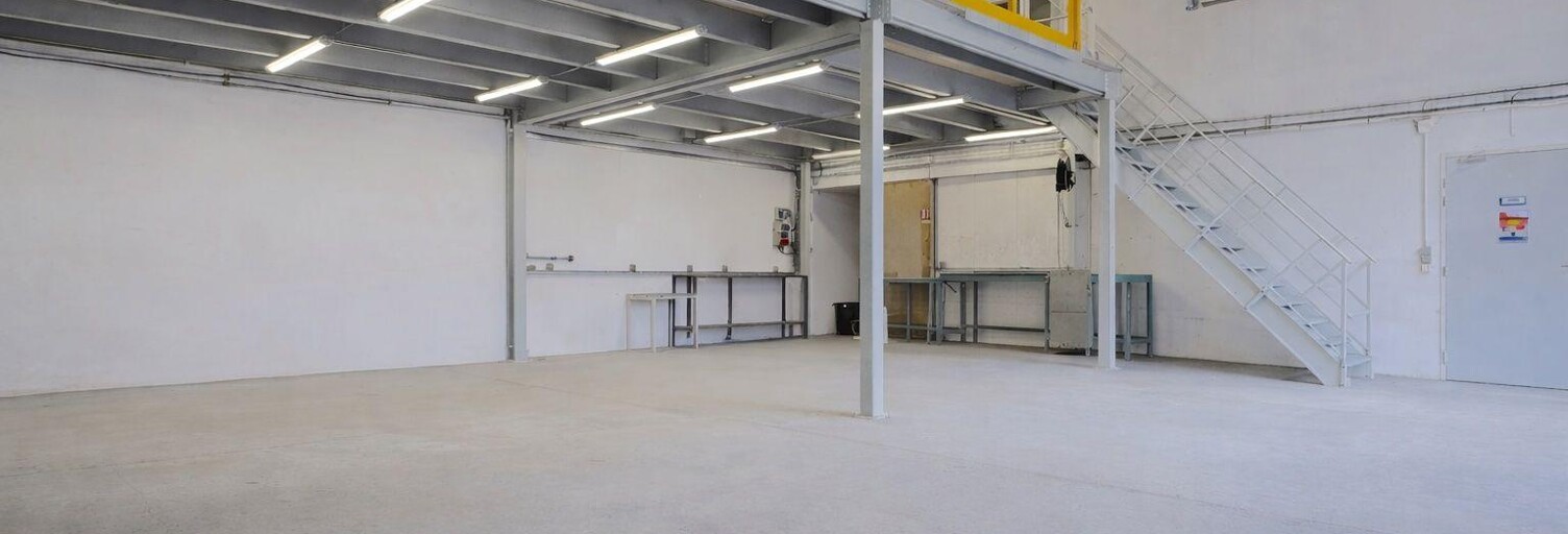 Commerce  275 m² à louer à Rochetoirin (38110)