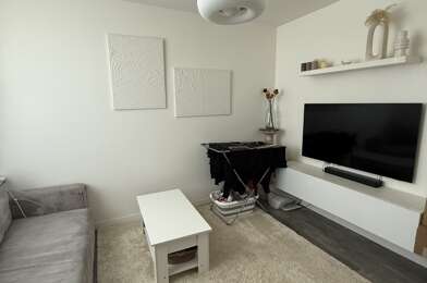 Appartement 3 pièces 910 €