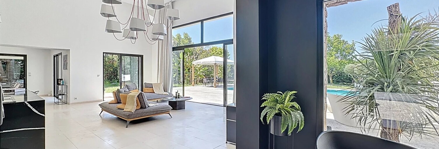 Maison 6 Pièces 225 m² à vendre à Roquefort-les-Pins (06330)