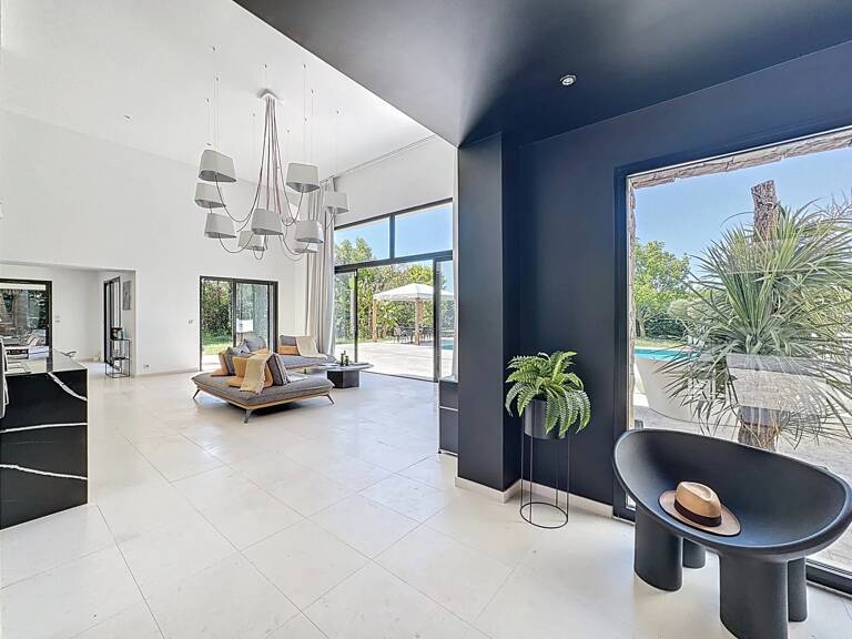 Villa CONTEMPORAINE de plain-pied à Roquefort-les-Pins, domaine privé et calme absolu — photo 1