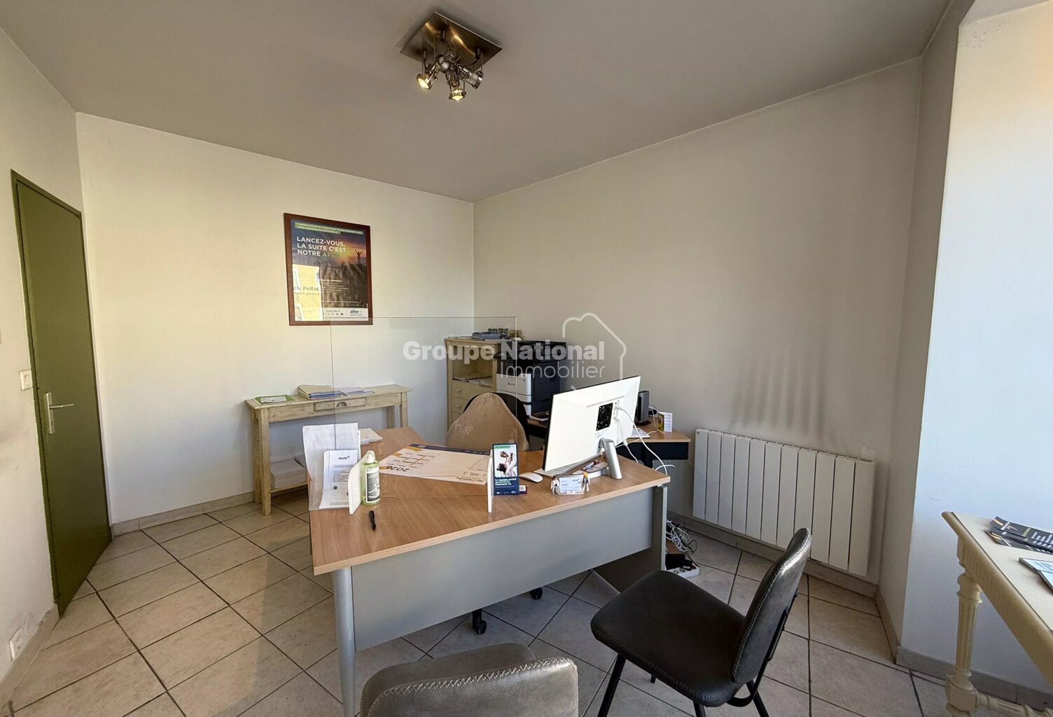 Local commercial — photo 1