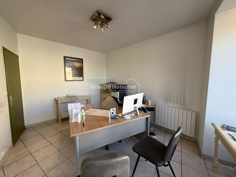 Local commercial — photo 1